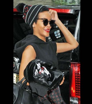 Rihanna-Winter-accessories-2012-2013-knit-hat