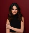 Selena-Gomez-Rehab1-400x470